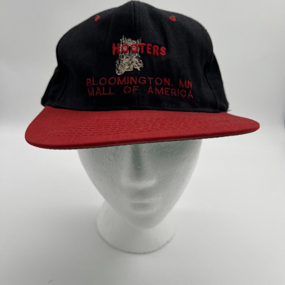 Vintage Hooters Snapback‎ Hat Cap Owl Spellout Bloomington, MN Mall Of America